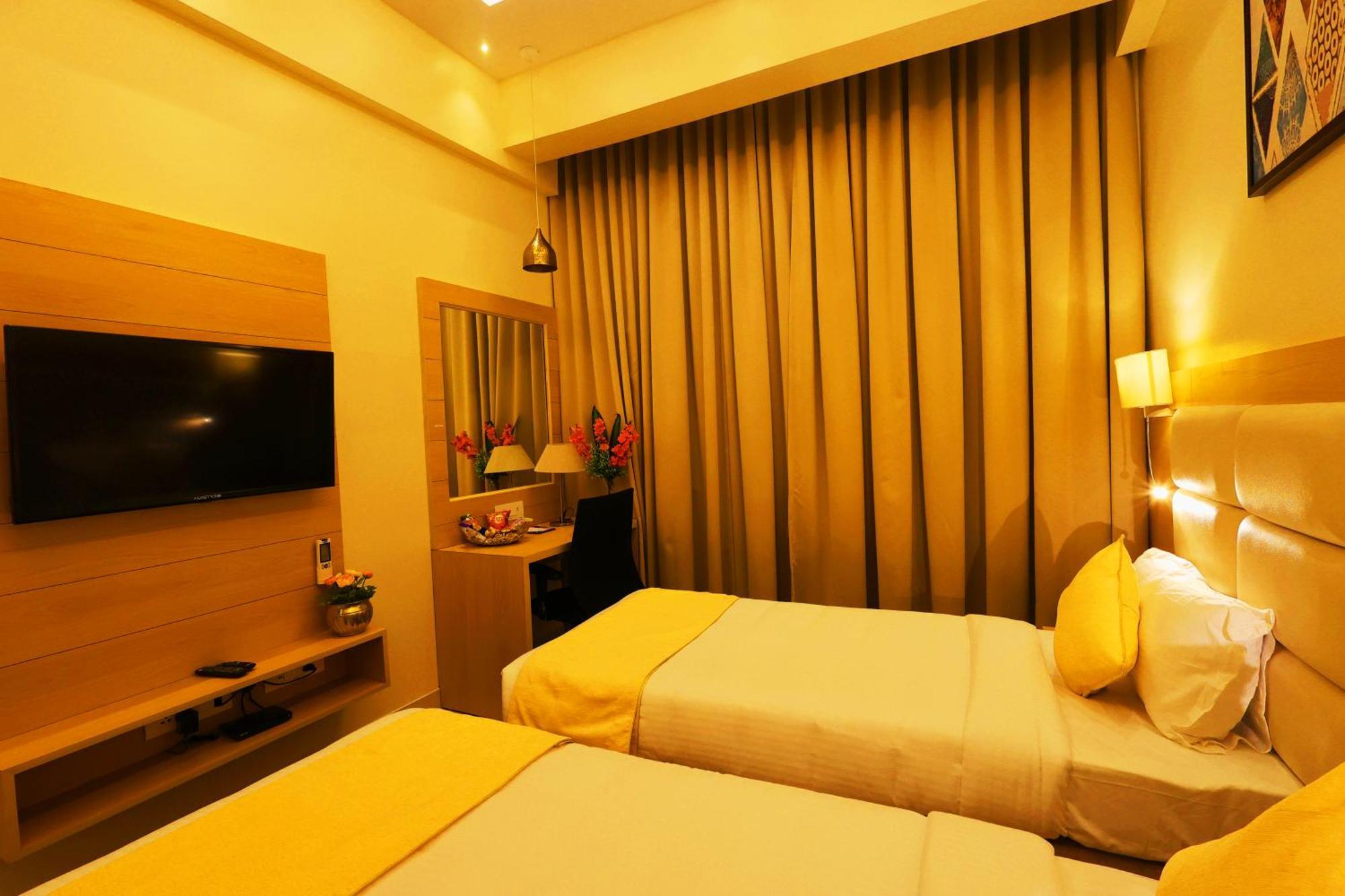 Grand Regency Rajajinagar, Iskcon Temple - Wtc Hotel Bangalore Eksteriør billede