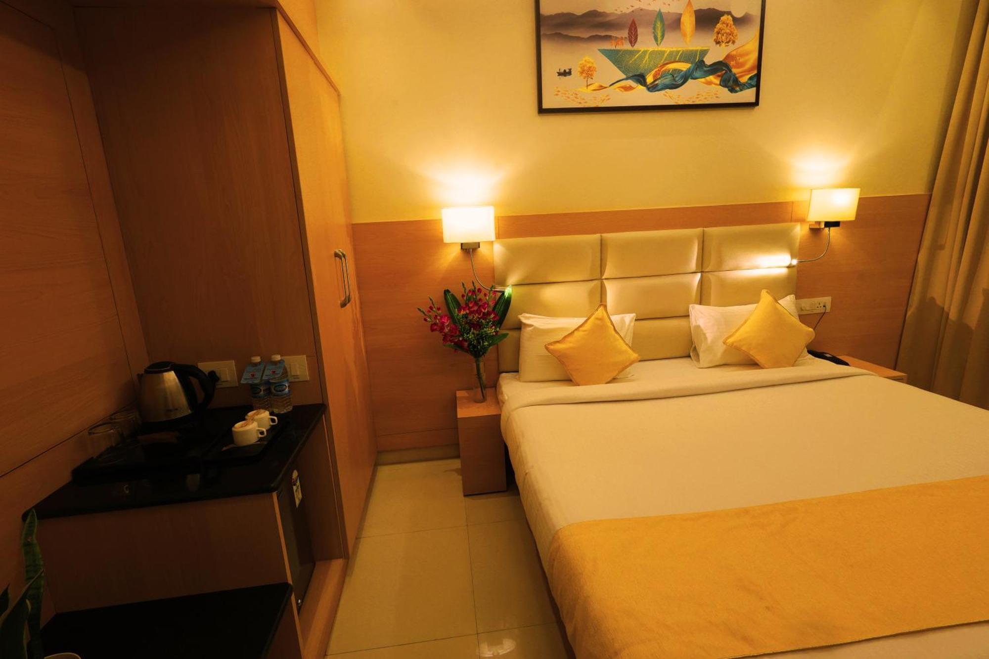 Grand Regency Rajajinagar, Iskcon Temple - Wtc Hotel Bangalore Eksteriør billede
