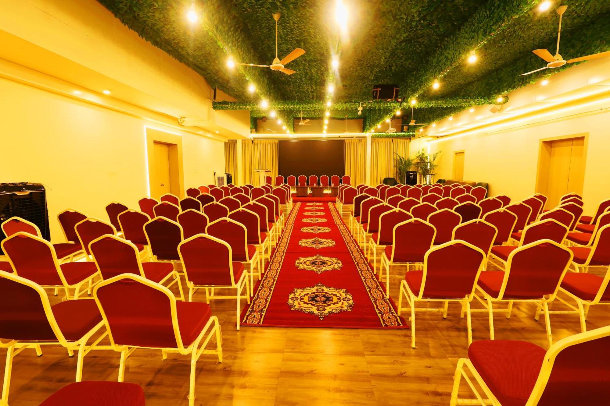 Grand Regency Rajajinagar, Iskcon Temple - Wtc Hotel Bangalore Eksteriør billede