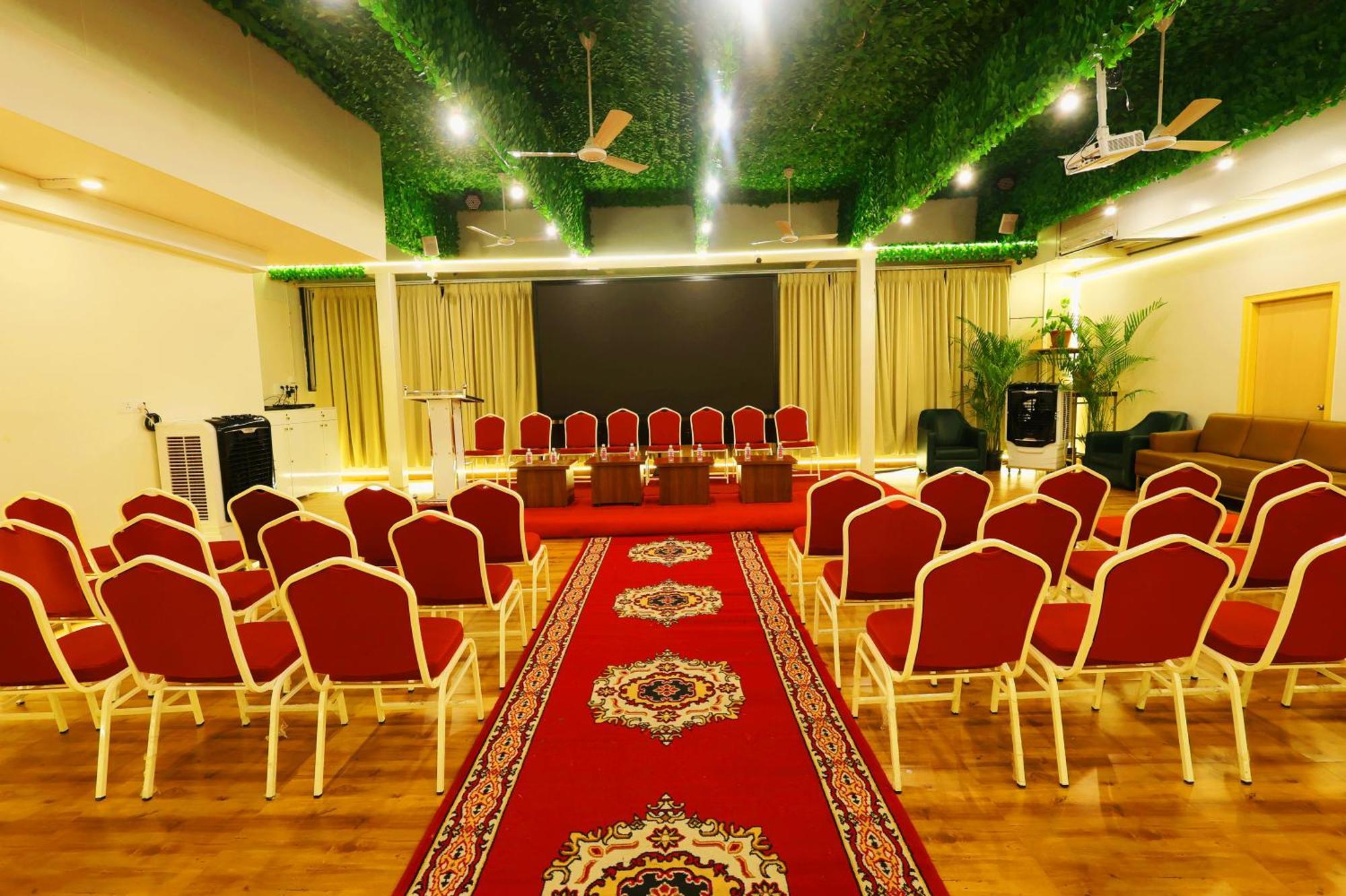 Grand Regency Rajajinagar, Iskcon Temple - Wtc Hotel Bangalore Eksteriør billede