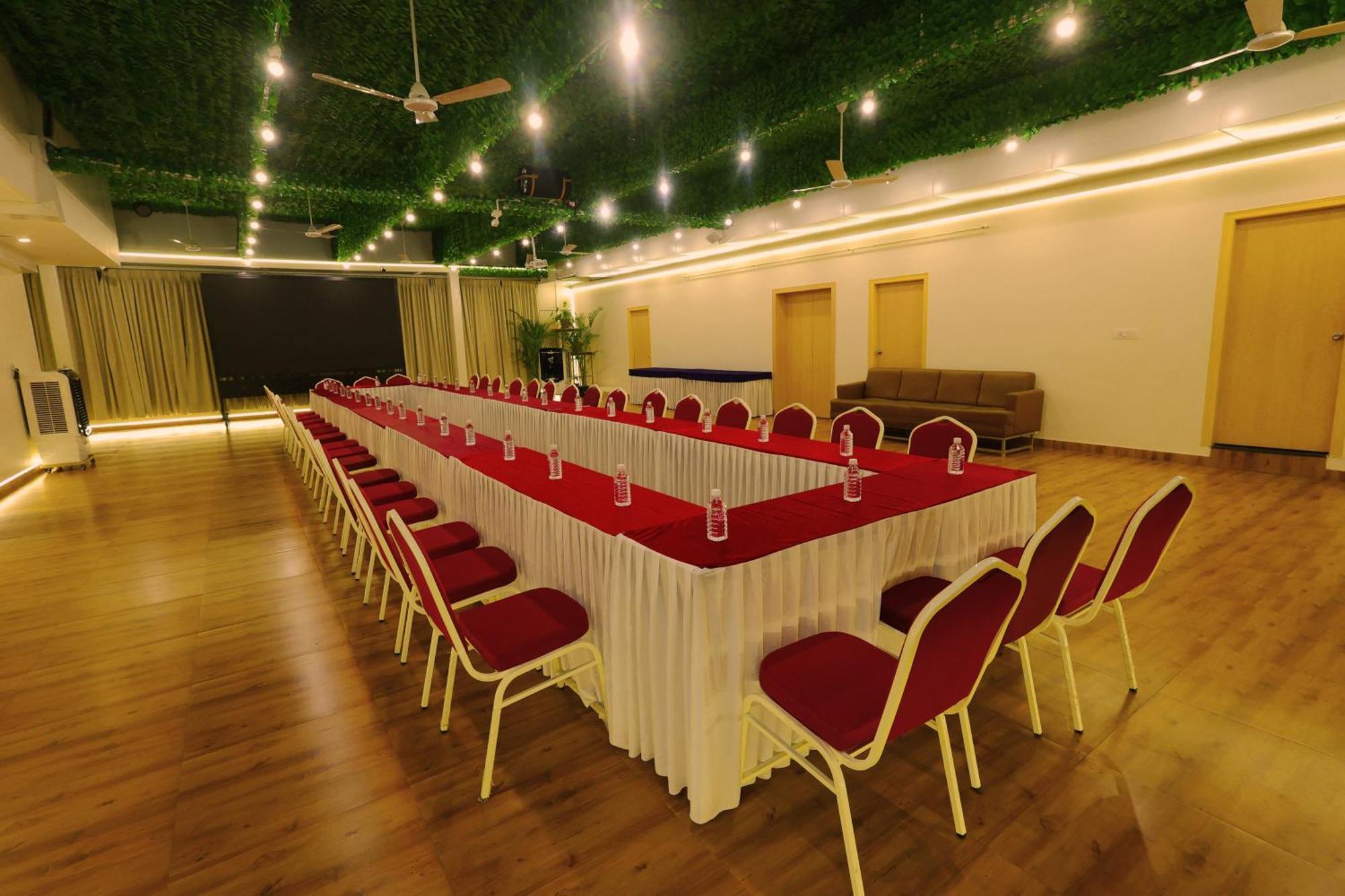 Grand Regency Rajajinagar, Iskcon Temple - Wtc Hotel Bangalore Eksteriør billede